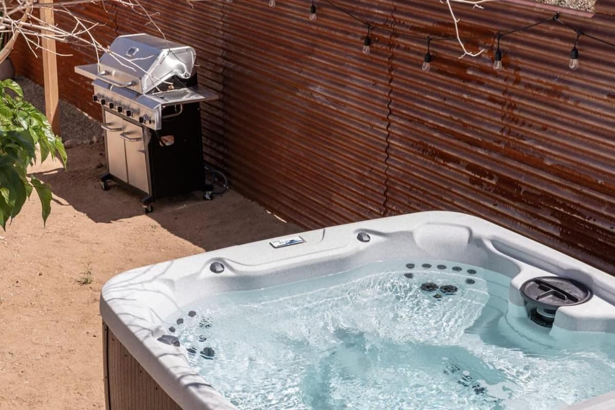 Joshua Tree - Le Tout Petit W Hot Tub Luaran gambar